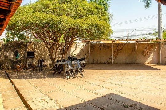 Casa à venda com 3 quartos, 210m² em Setor Crimeia Oeste, Goiânia