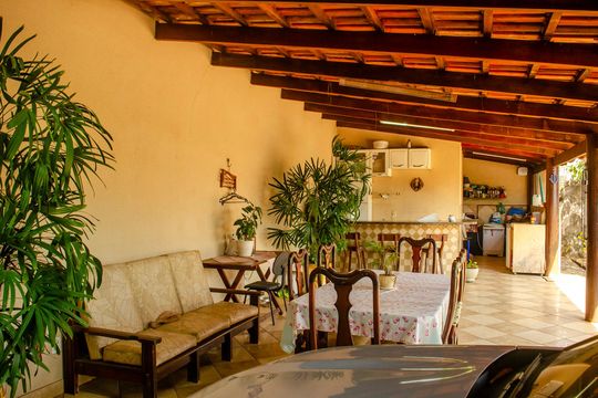 Casa à venda com 3 quartos, 210m² em Setor Crimeia Oeste, Goiânia