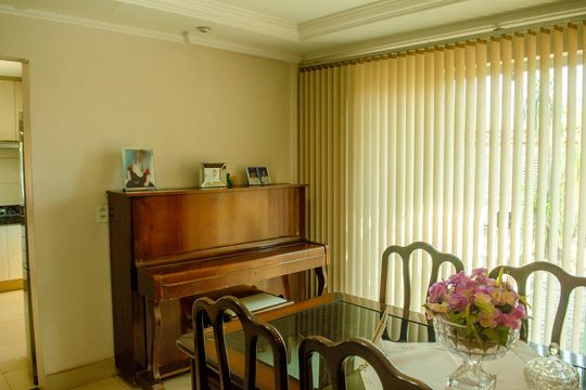 Casa à venda com 3 quartos, 210m² em Setor Crimeia Oeste, Goiânia