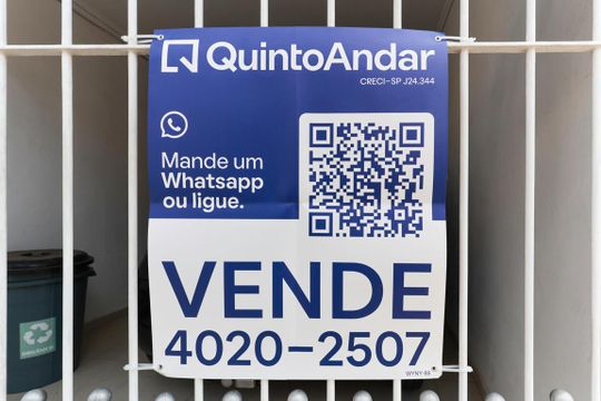 Plaquinha de casa à venda com 3 quartos, 130m² em Vila Paiva, São Paulo