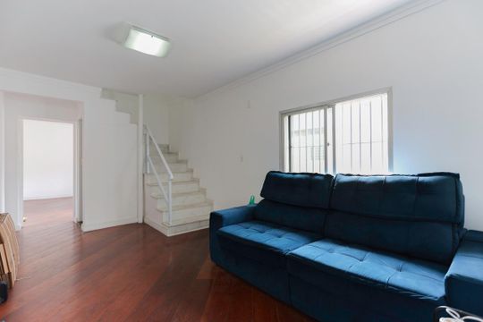 Casa à venda com 3 quartos, 130m² em Vila Paiva, São Paulo