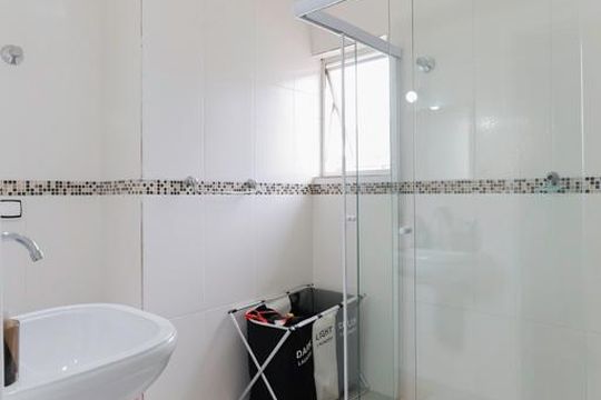 Banheiro social de casa à venda com 3 quartos, 130m² em Vila Paiva, São Paulo