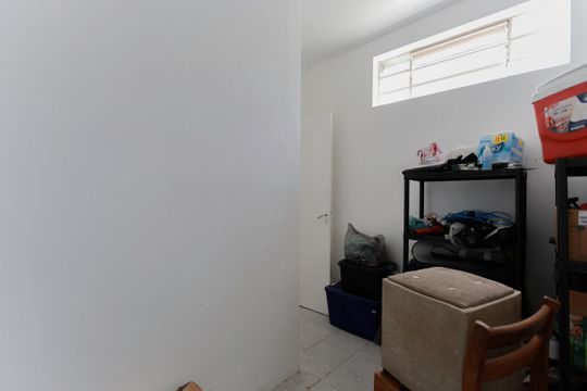 Quarto de serviço de casa à venda com 3 quartos, 130m² em Vila Paiva, São Paulo