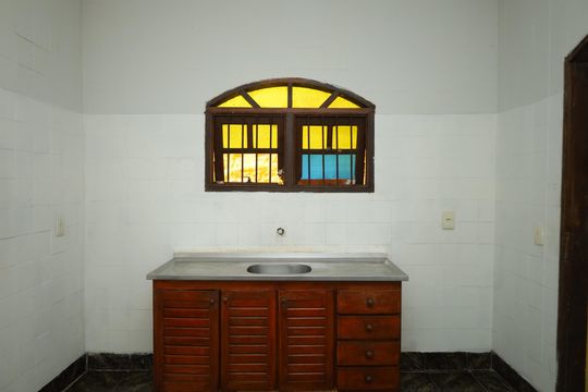Cozinha de casa para alugar com 2 quartos, 60m² em Jardim das Camelias, São Paulo