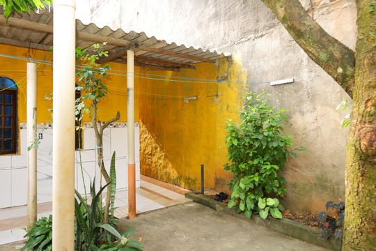 Quintal de casa para alugar com 2 quartos, 60m² em Jardim das Camelias, São Paulo