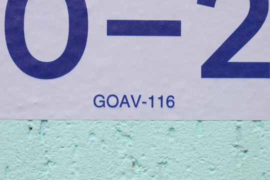 Placa GRANDE instalada no portão do imóvel, dia 26.08.2026 - Código da placa: GOAV-116 de casa para alugar com 2 quartos, 60m² em Jardim das Camelias, São Paulo