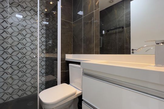 Banheiro de apartamento para alugar com 2 quartos, 72m² em Vila Leonor, Guarulhos