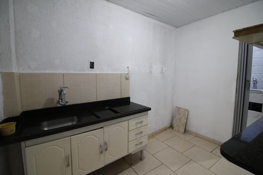 Cozinha de casa para alugar com 1 quarto, 70m² em Taquara, Rio de Janeiro