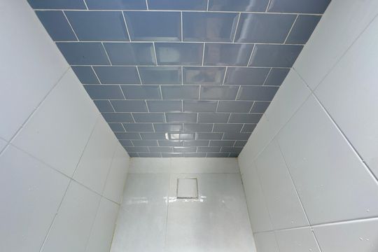 Banheiro de apartamento à venda com 2 quartos, 43m² em Vila Barros, Guarulhos