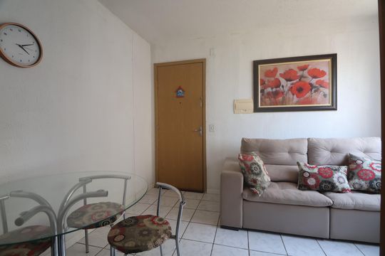 Sala de apartamento para alugar com 2 quartos, 45m² em Guajuviras, Canoas