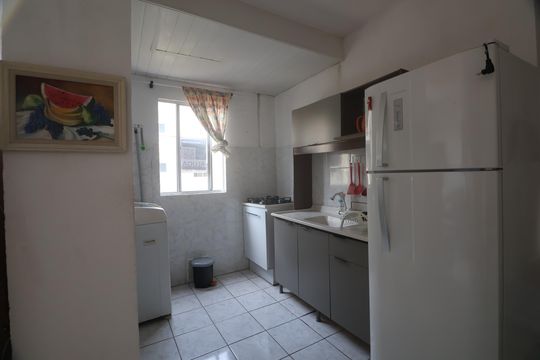Cozinha - Armários de apartamento para alugar com 2 quartos, 45m² em Guajuviras, Canoas