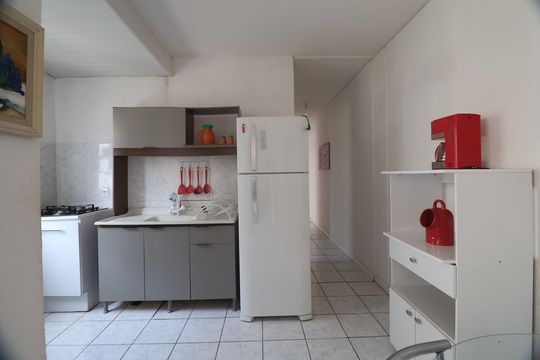 Cozinha - Armários de apartamento para alugar com 2 quartos, 45m² em Guajuviras, Canoas