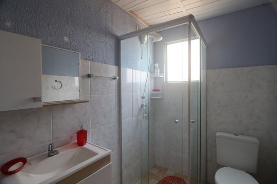 Banheiro  de apartamento para alugar com 2 quartos, 45m² em Guajuviras, Canoas