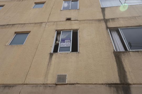 Placa de apartamento para alugar com 2 quartos, 45m² em Guajuviras, Canoas