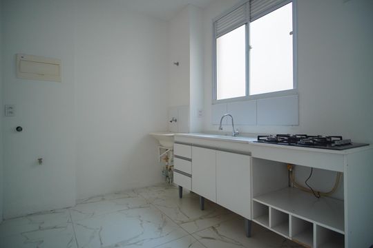 Cozinha de apartamento para alugar com 2 quartos, 40m² em Rubem Berta, Porto Alegre