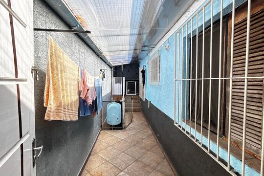 Quintal - Corredor de casa para alugar com 2 quartos, 100m² em Vila Príncipe de Gales, Santo André