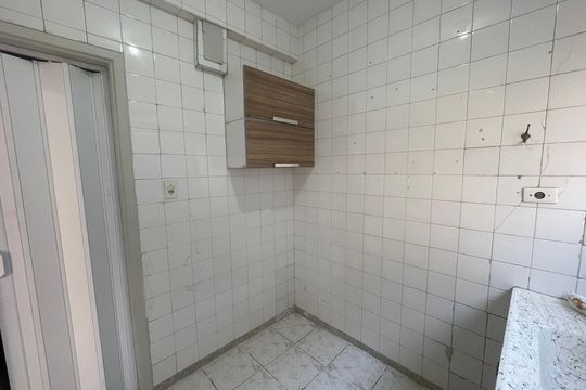 Cozinha de apartamento para alugar com 1 quarto, 27m² em Gonzaguinha, São Vicente
