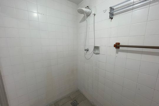 Banheiro de apartamento para alugar com 1 quarto, 27m² em Gonzaguinha, São Vicente