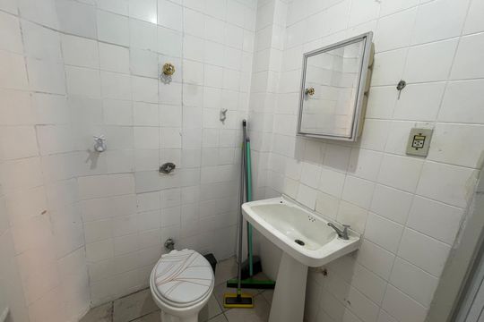 Banheiro de apartamento para alugar com 1 quarto, 27m² em Gonzaguinha, São Vicente