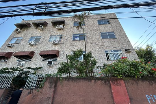 Fachada  de apartamento para alugar com 2 quartos, 70m² em Rocha Miranda, Rio de Janeiro