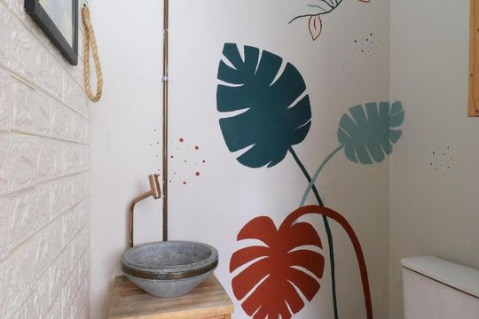 Banheiro de serviço de apartamento para alugar com 2 quartos, 55m² em Vila Ipojuca, São Paulo