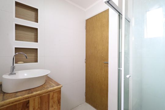 Banheiro de apartamento para alugar com 2 quartos, 55m² em Vila Ipojuca, São Paulo