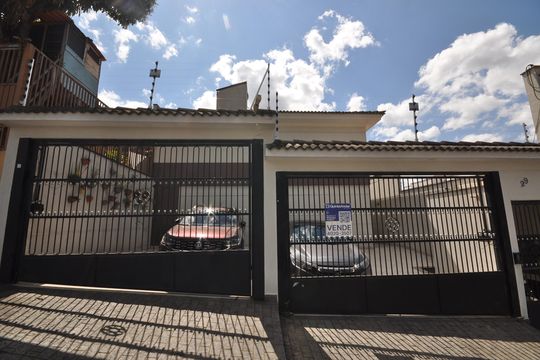Fachada de casa de condomínio à venda com 3 quartos, 60m² em Bortolândia, São Paulo