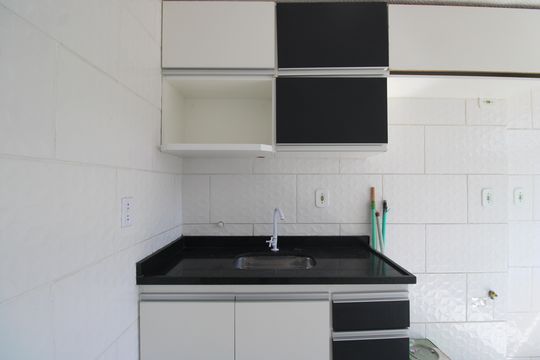 Cozinha de apartamento para alugar com 2 quartos, 95m² em Taquara, Rio de Janeiro