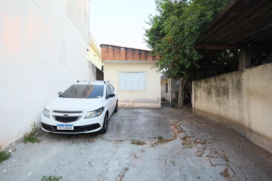 Garagem de casa para alugar com 2 quartos, 110m² em Jardim D’abril, Osasco