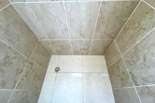 Banheiro de apartamento para alugar com 2 quartos, 47m² em Vila Florida, Guarulhos