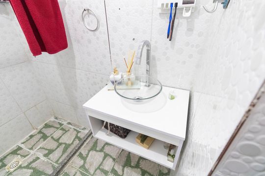 Banheiro de casa para alugar com 1 quarto, 30m² em Cosmos, Rio de Janeiro