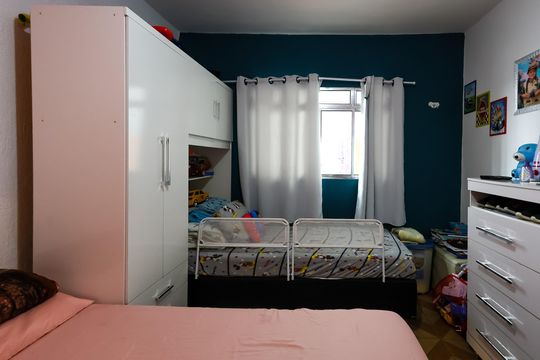 Quarto 2 de casa à venda com 4 quartos, 194m² em Parque Pinheiros, São Paulo