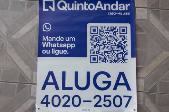 Plaquinha Instalada de casa para alugar com 3 quartos, 300m² em Jardim Laguna, Contagem