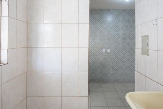 Área de Serviço de casa para alugar com 3 quartos, 300m² em Jardim Laguna, Contagem
