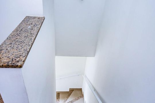 Escada de casa para alugar com 2 quartos, 100m² em Vila Clarice, São Paulo