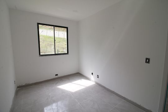 Quarto 1 de apartamento para alugar com 2 quartos, 47m² em Jacarepaguá, Rio de Janeiro
