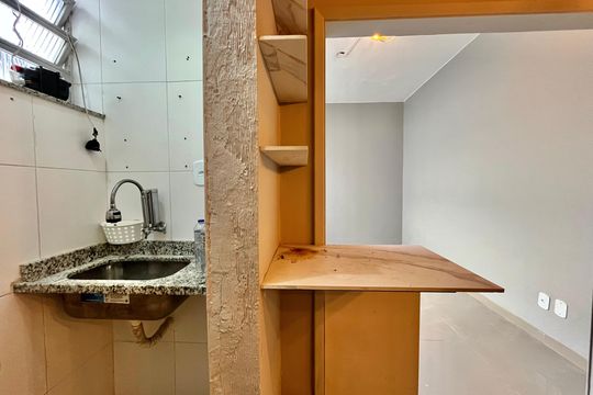 Cozinha de apartamento para alugar com 1 quarto, 20m² em Leblon, Rio de Janeiro