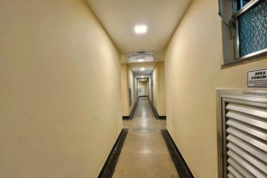 Hall de entrada de apartamento para alugar com 1 quarto, 20m² em Leblon, Rio de Janeiro