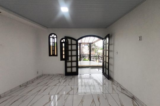 Casa para alugar com 2 quartos, 90m² em Centro, Nova Iguaçu