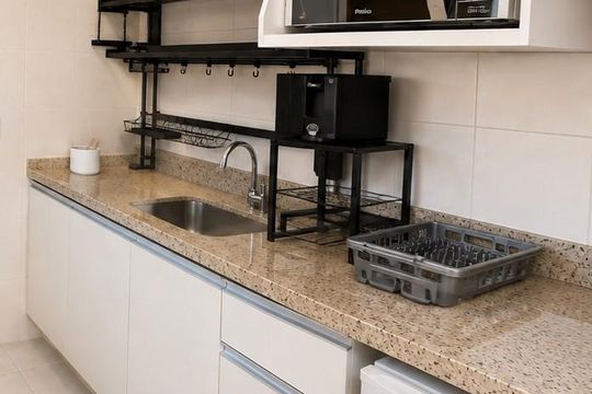 Cozinha de apartamento para alugar com 2 quartos, 54m² em Cavaleiros, Macaé
