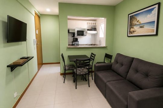 Sala de apartamento para alugar com 2 quartos, 54m² em Cavaleiros, Macaé