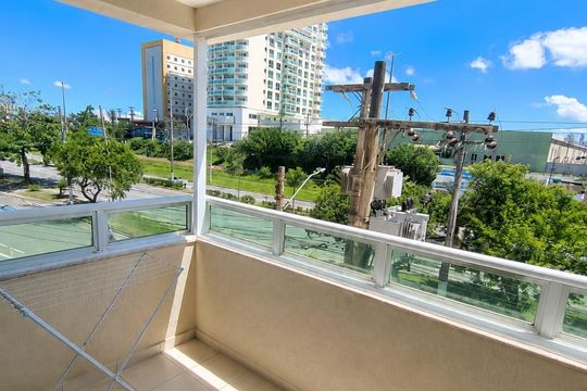 Varanda de apartamento para alugar com 2 quartos, 54m² em Cavaleiros, Macaé