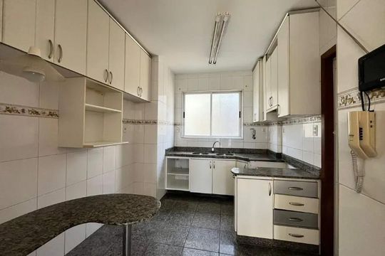 Cozinha de apartamento para alugar com 4 quartos, 120m² em Buritis, Belo Horizonte