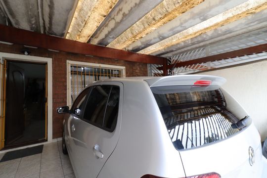 Garagem de casa à venda com 2 quartos, 139m² em Cidade Dutra, São Paulo