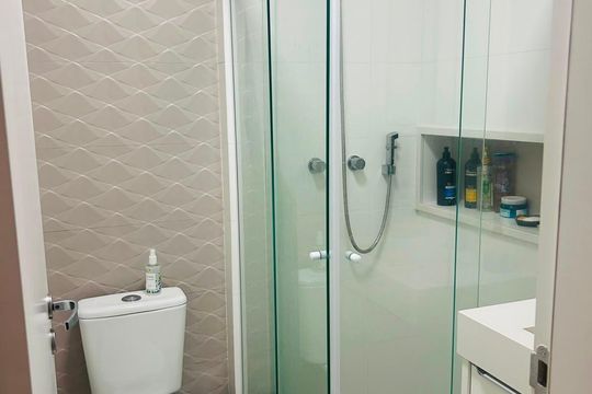 Banheiro de apartamento para alugar com 1 quarto, 41m² em Continental, Osasco