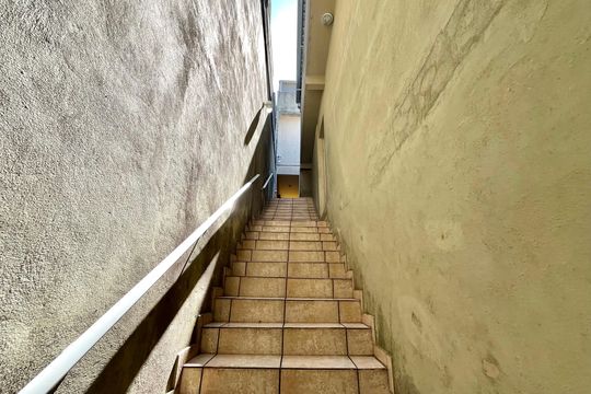 Escada de casa à venda com 5 quartos, 310m² em Jardim Lourdes, São Paulo