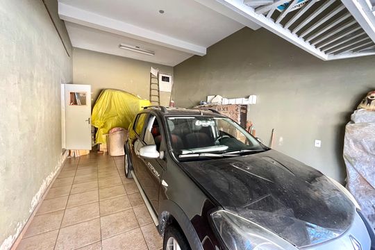 Garagem de casa à venda com 5 quartos, 310m² em Jardim Lourdes, São Paulo