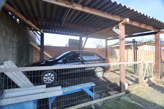 Garagem de casa à venda com 2 quartos, 50m² em Estância Velha, Canoas