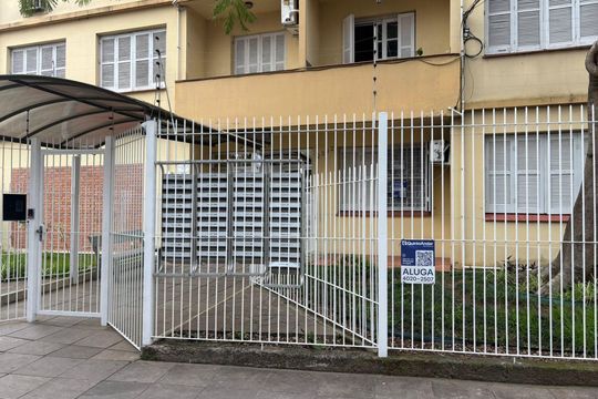 Plaquinha Instalada código NYWW-196 de apartamento para alugar com 2 quartos, 60m² em São Geraldo, Porto Alegre