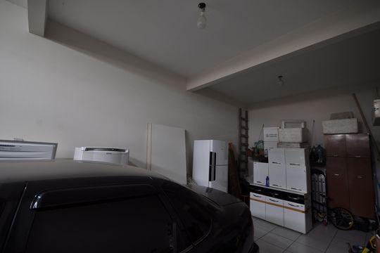 Garagem de casa à venda com 4 quartos, 320m² em Jardim Felicidade(zona Norte), São Paulo